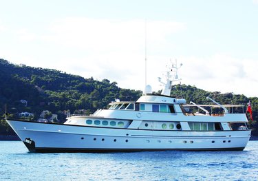 C-Side charter yacht