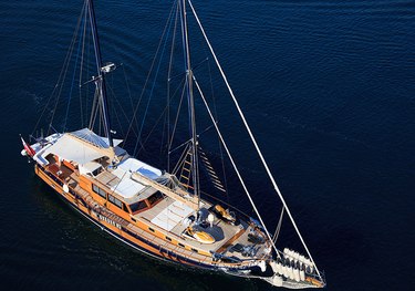 Pacha charter yacht