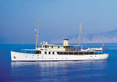 Fair Lady charter yacht
