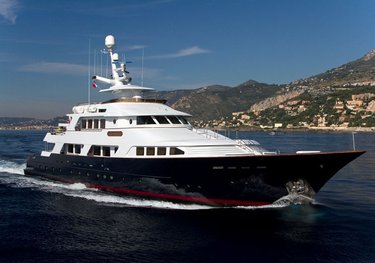 L'Albatros charter yacht