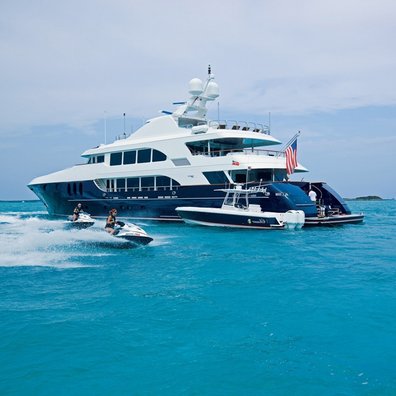 COCKTAILS Yacht Review            