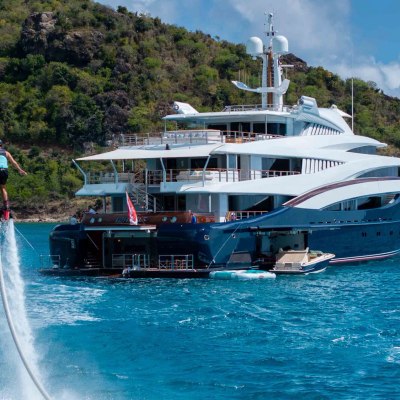 Wheels Yacht 5