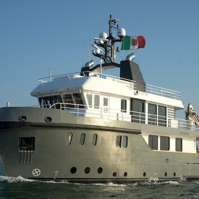 yacht irie man