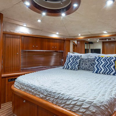 Aquaholic Yacht 13