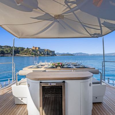 Goldfinger Yacht 14