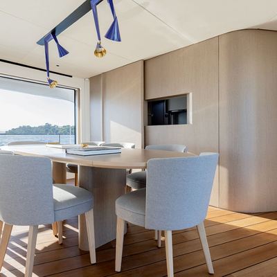 BK Yacht 13