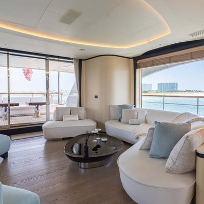 Bella Vita Yacht 12