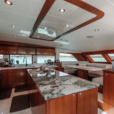 Beachfront Yacht 13