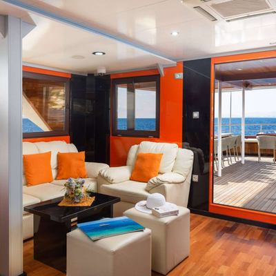 Amalia Yacht 12
