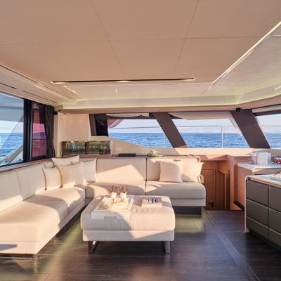 Elly Yacht 11
