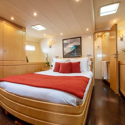 Lady 8 Yacht 15