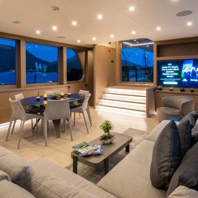 Good Life Yacht 11