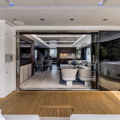 Exit Yacht 11