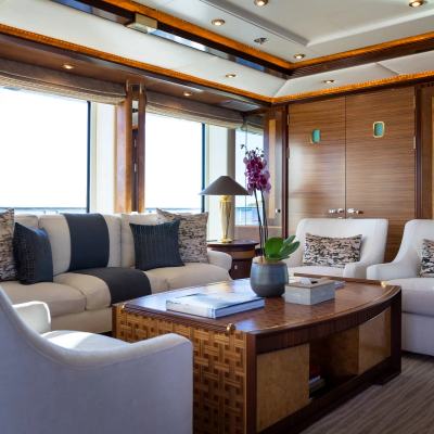 Ludzie Yacht 11