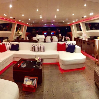Five Waves Yacht 11