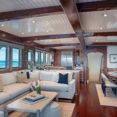 Surfbird Yacht 12