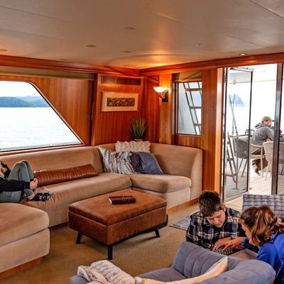 Dauntless Yacht 11
