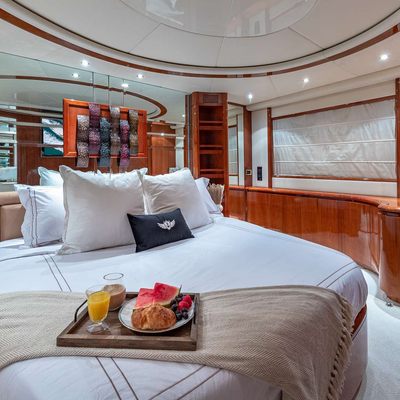 Salt Shaker Yacht 14
