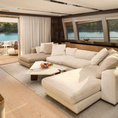 Damari Yacht 11