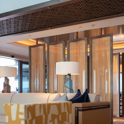 Renaissance Yacht 12