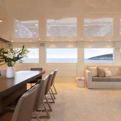 Bubbly Yacht 13