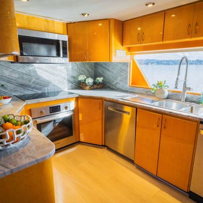 Summer Sunset Yacht 14