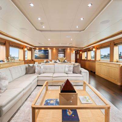 Invictus Yacht 11