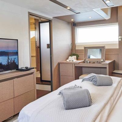 Simull Yacht 14