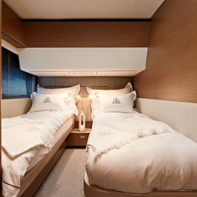 MeSoFa Yacht 14
