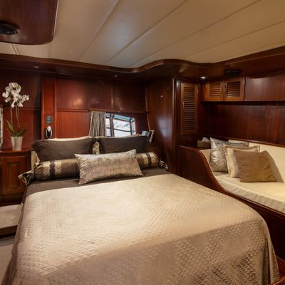 Pacha Yacht 14