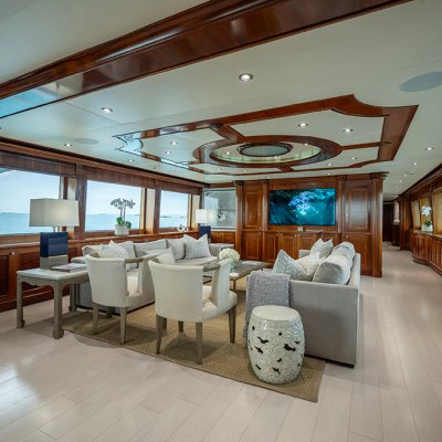 Lucy Yacht 11