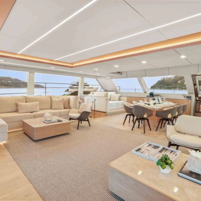 Amitatu Yacht 12