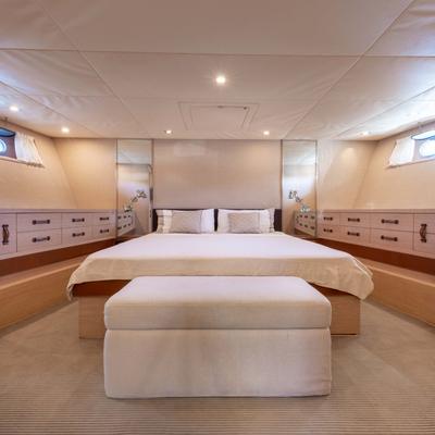 Stealth One Yacht 14
