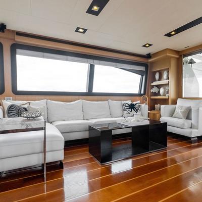 Bon Bon Yacht 14