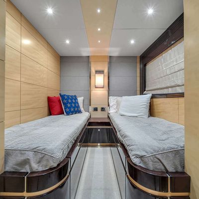 Gem Yacht 15