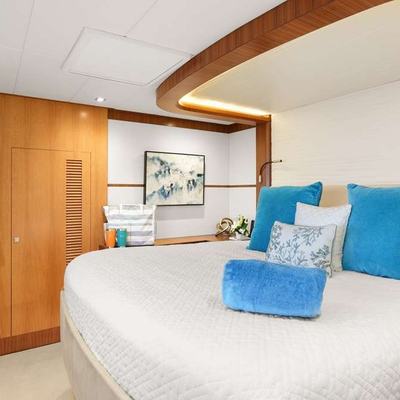 SeaGlass Yacht 15