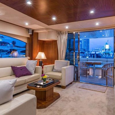 Twins Yacht 11