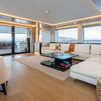 Heeus Yacht 12