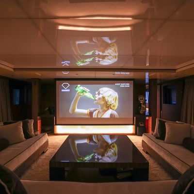 Magna Grecia Yacht 13