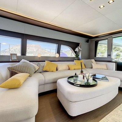 Crazy Horse Yacht 14