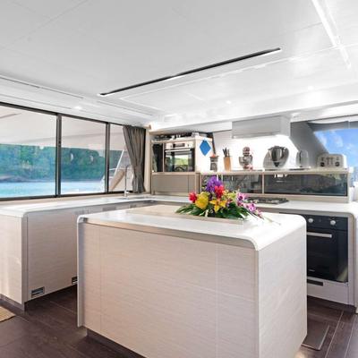 Jewel Yacht 12
