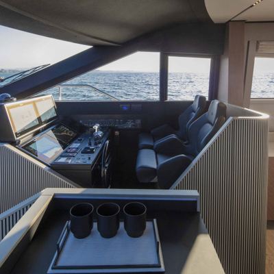 Yamas Yacht 12