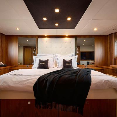 Sunseeker Predator 72 Ghost Yacht 15