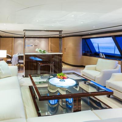 Q Yacht 12