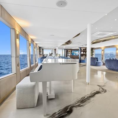 Bella Yacht 15