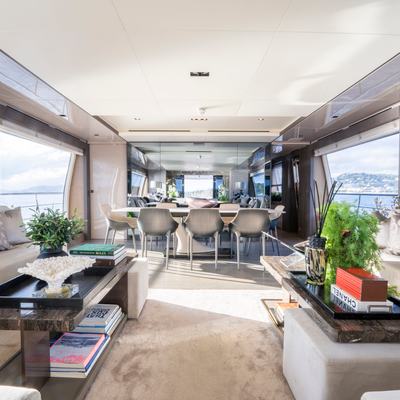 The Palm Yacht 12