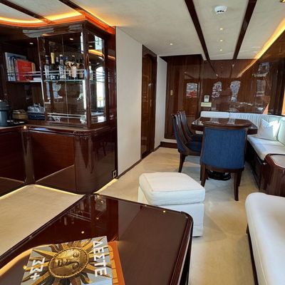 Parea Yacht 12