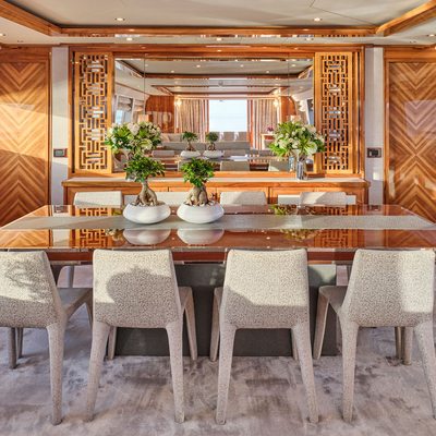 Dragon Yacht 14