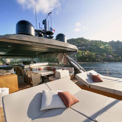 Belle De Nuit Yacht 14