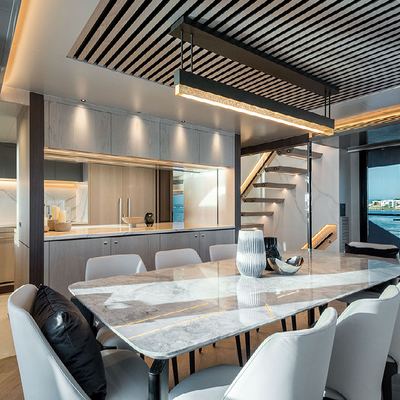 Aura Yacht 14